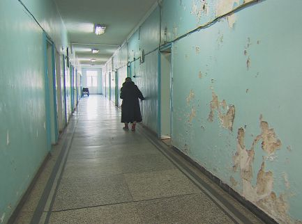 Очевидци: Това концлагер ли е, или "болницата за бедни" в Ботевград (СНИМКИ)