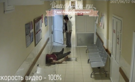 Зловещо ВИДЕО 18+! Лекари гледат безучастно 20 минути как на пациент му изтича кръвта 
