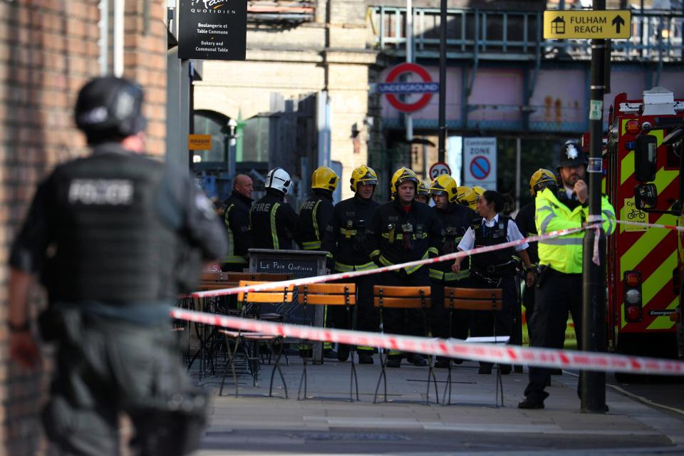 Извънредно от Лондон! Тотален хаос в метростанция, полицията говори за „инцидент“ (ВИДЕО)