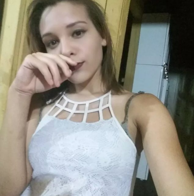 15-годишно момиче изпрати свои голи снимки на любовника си и се самоуби (СНИМКИ)