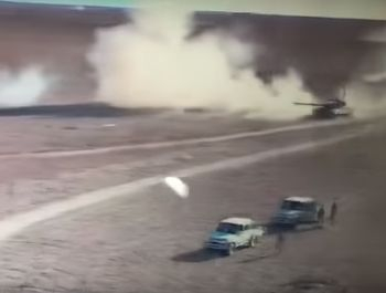 Зрелищно ВИДЕО: Дуел между танк и джихадмобил в Ирак