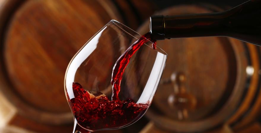 Кои са полезните свойства на червеното вино