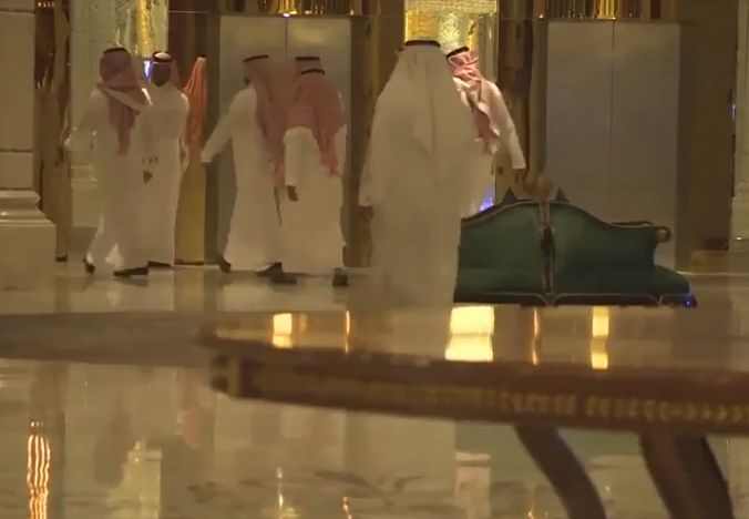 Би Би Си показа диамантената клетка, в която държат арестуваните за корупция саудитски принцове (ВИДЕО)