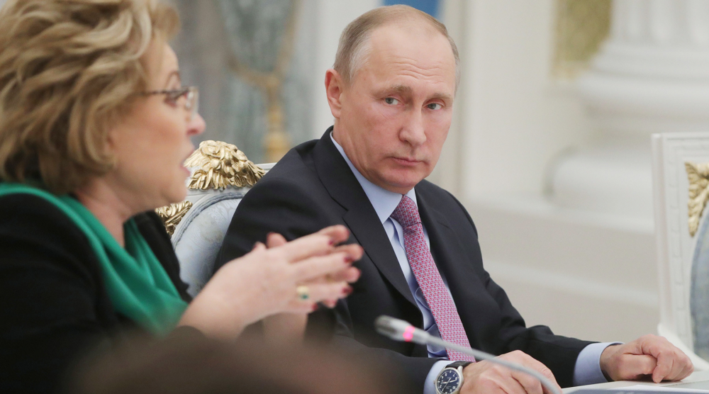 Санкции ли? Путин позлатява младите семейства за първо дете