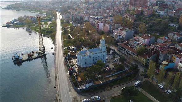 Уникално! Заснеха от въздуха Желязната църква "Свети Стефан" в Истанбул (СНИМКИ)
