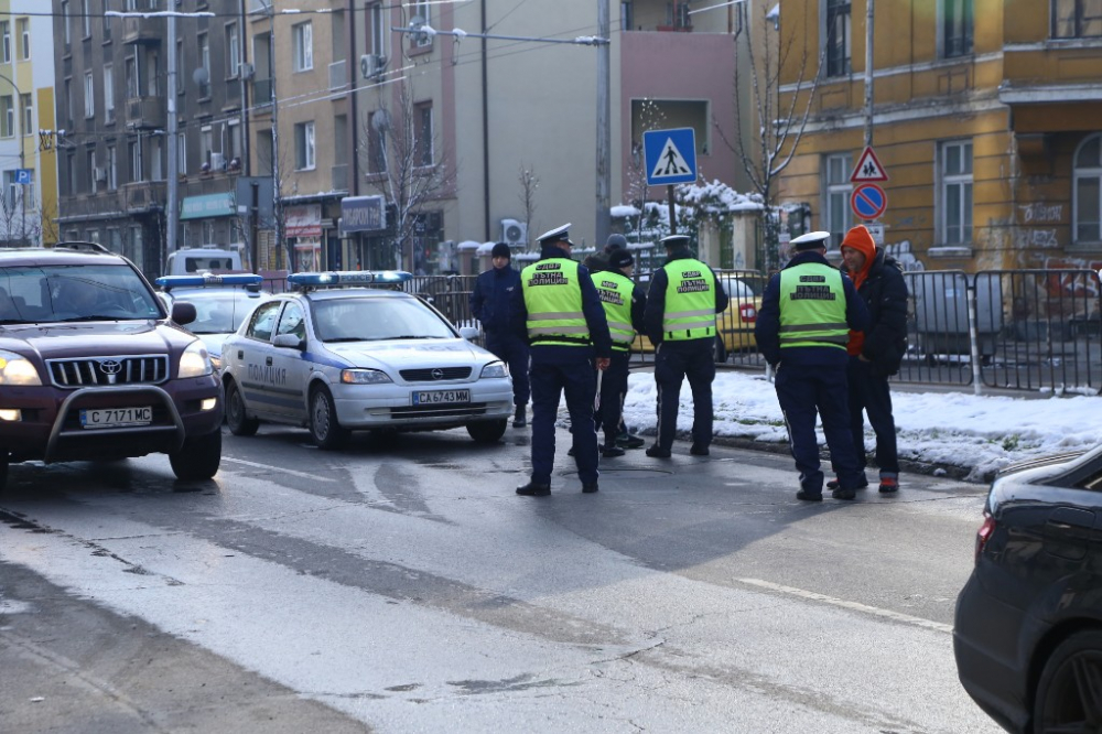 Полицаите нямат милост към пешеходците в София