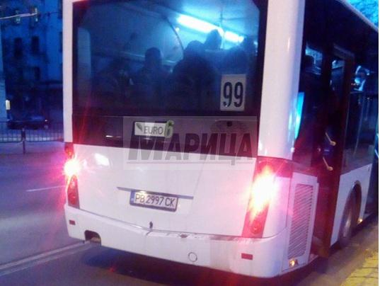 Агресията в Пловдив днес не спира: Шофьор, кондуктор и пътник се помляха от бой