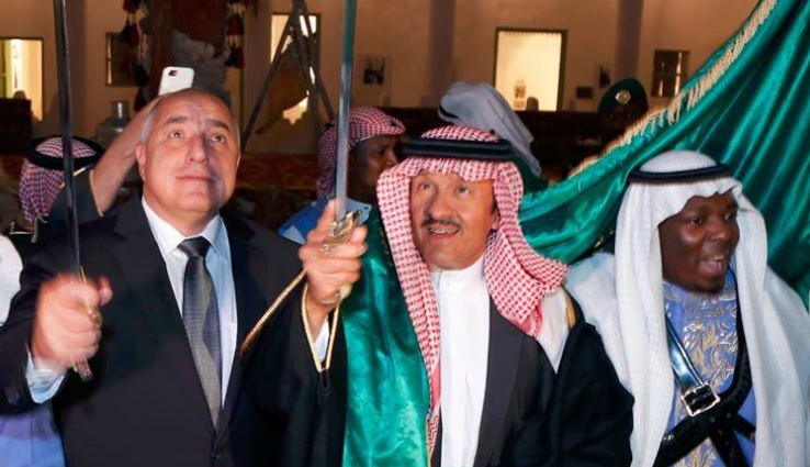 Забавленията в Рияд не спират! Саудитският принц Султан не се стърпя при вида на Борисов, въртящ саби, и призна: По-добър сте от Тръмп! Истински воин! (СНИМКИ/ВИДЕО)