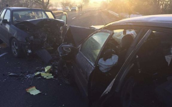 От последните минути: Страшна трагедия край Пазарджик! Зверски челен сблъсък между две коли, има загинал (ОБНОВЕНА)
