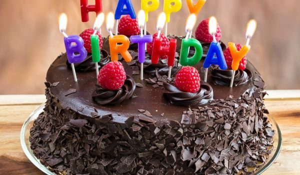 Защо на рождения си ден ядем торта?