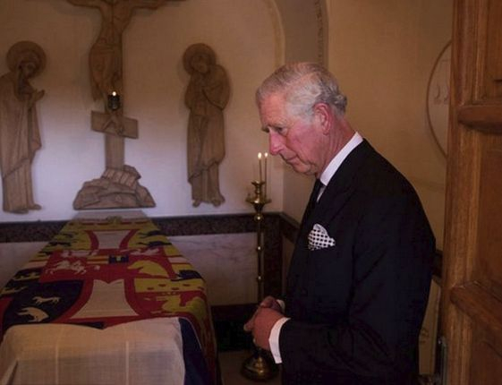 Тайната на британските монарси: Чий гроб посещава принц Филип в Израел? (СНИМКИ)