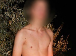 Пубер пусна голи СНИМКИ (18+) на невръстното си гадже, но бе лошо наказан от ядосан баща