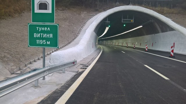 Преустановиха движението в тунел "Витиня" в посока Варна