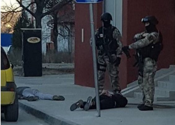 Излязоха горещи подробности за акцията на МВР във Велико Търново, градът е заварден от полиция 