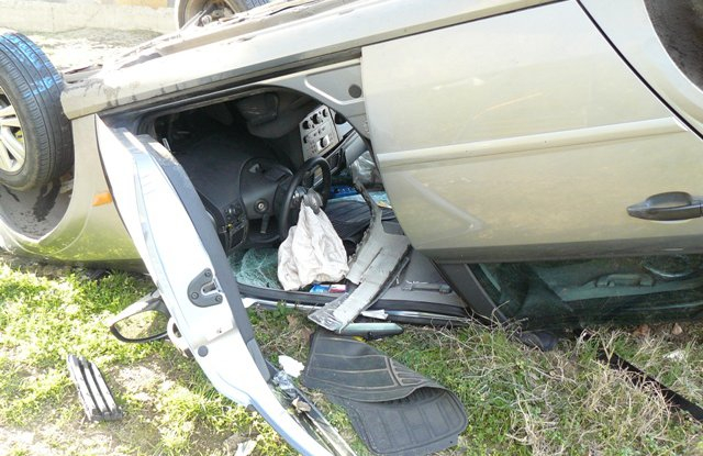 Неопитен шофьор сътвори чутовна глупост, кацна в коритото на Марица (СНИМКИ)