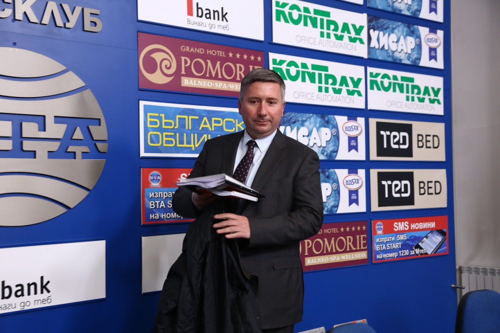 Маските паднаха: Борисов на крака на форум на обвиняемия бизнесмен Прокопиев