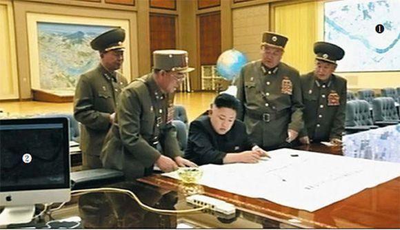 Ким Чен Ун отговори на призивите да спре ядрената и ракетната си програма