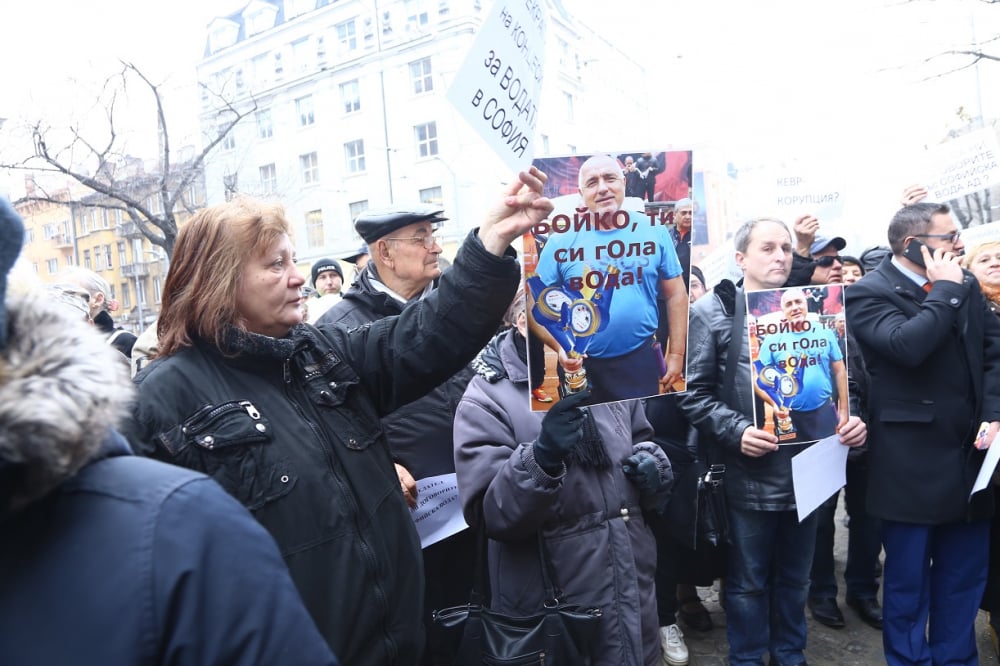 Цената на водата и 10 милиарда лева вбесиха Нинова: Това е геноцид! Не може да се живее повече така (СНИМКИ/ВИДЕО)