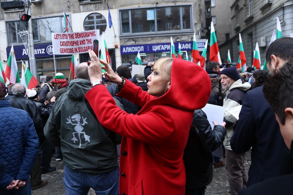 Цената на водата и 10 милиарда лева вбесиха Нинова: Това е геноцид! Не може да се живее повече така (СНИМКИ/ВИДЕО)