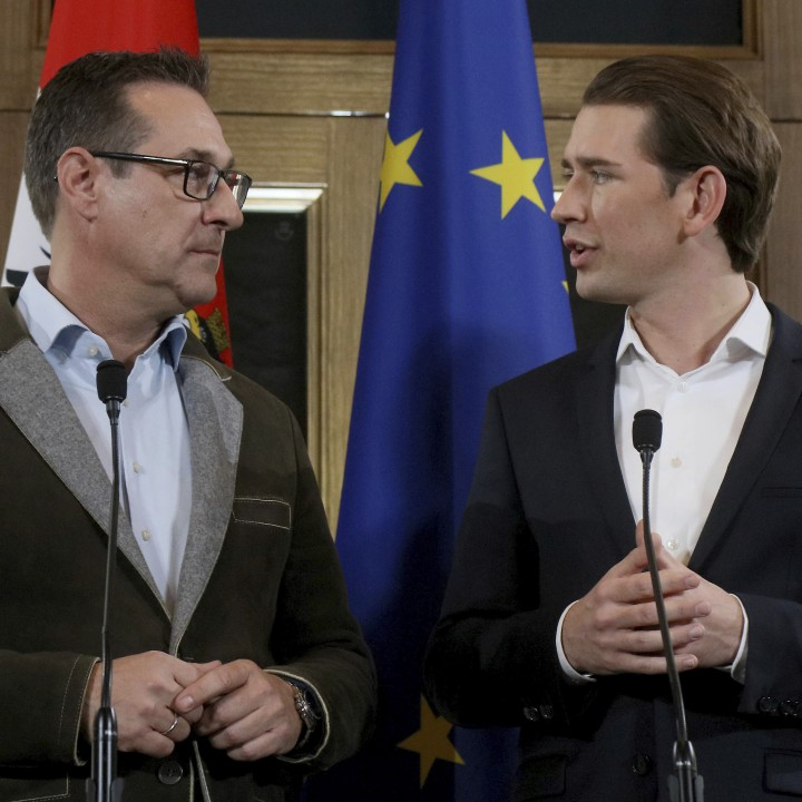 Консерватори и популисти съставят правителство в Австрия