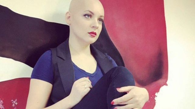 Красавица с рядка форма на рак стана модел, фотографи се надпреварват да я канят за СНИМКИ