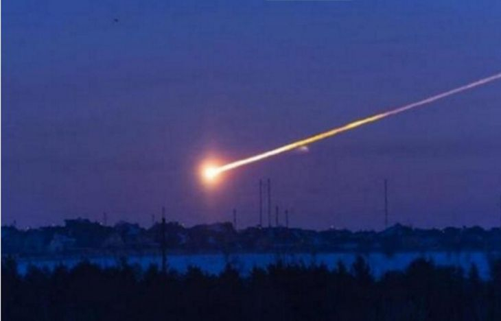 Ярък метеорит се заби с гръм в Черно море
