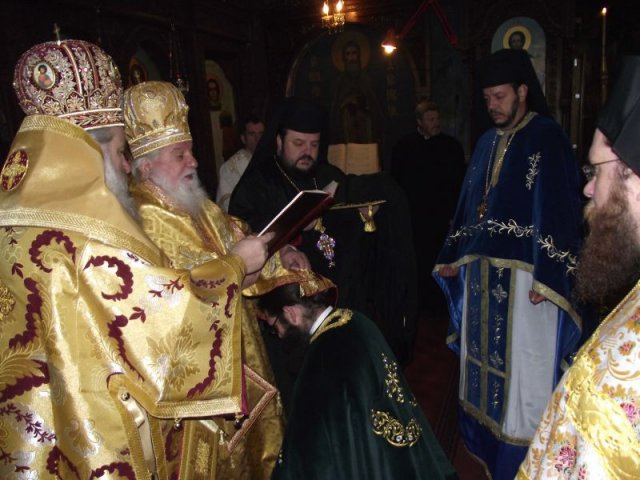 Кой е новият игумен на Бачковския манастир (СНИМКИ)