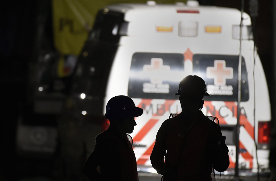 Товарен влак се сблъска с автобус в Мексико, има двама загинали