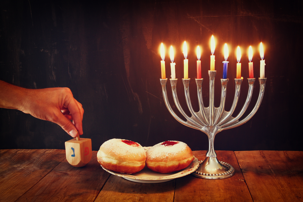 Евреите по света празнуват: Хаг Ханука Самеах!