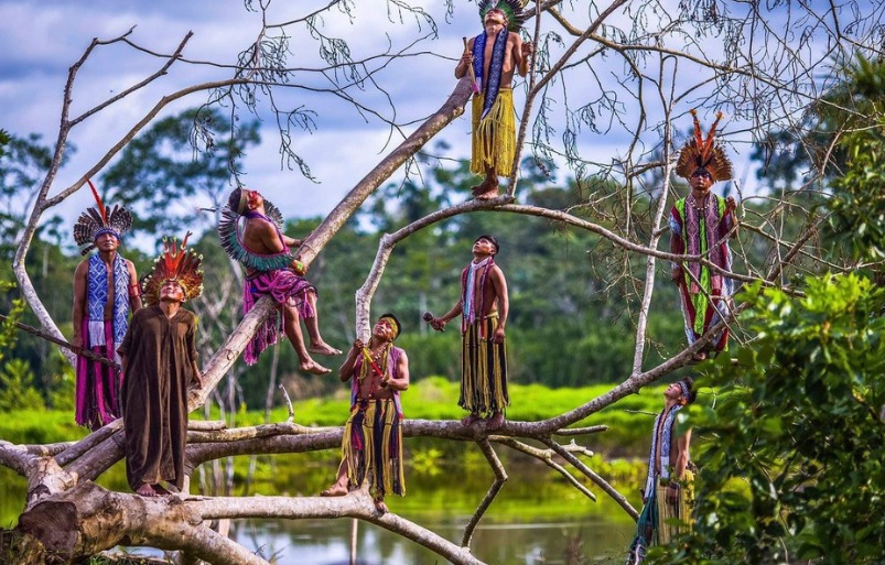 Амазонците такива, каквито не сте си ги и представяли! Уникални СНИМКИ от забравено от Бога племе в Бразилия
