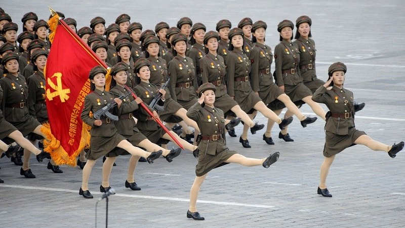 Бежанка от Северна Корея разказа какъв ад изживяват жените в армията на Ким Чен Ун (СНИМКИ)