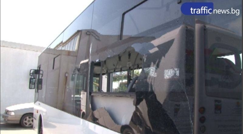 Ново нападение с камъни срещу автобус в Пловдив