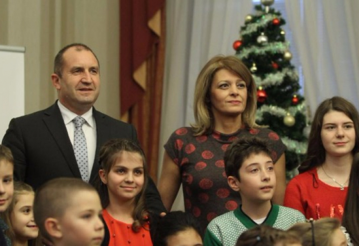 Ето какво ще правят президентът Радев и съпругата му на Коледа!