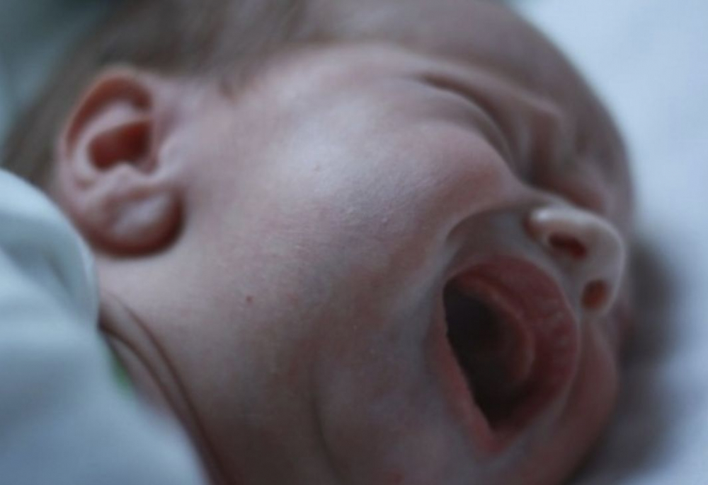 15-годишна ромка от Пазарджик роди 950-грамово бебе  