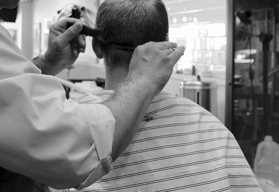 Арабин бръснар нарочно отряза ухото на клиент в Уисконсин (СНИМКИ)