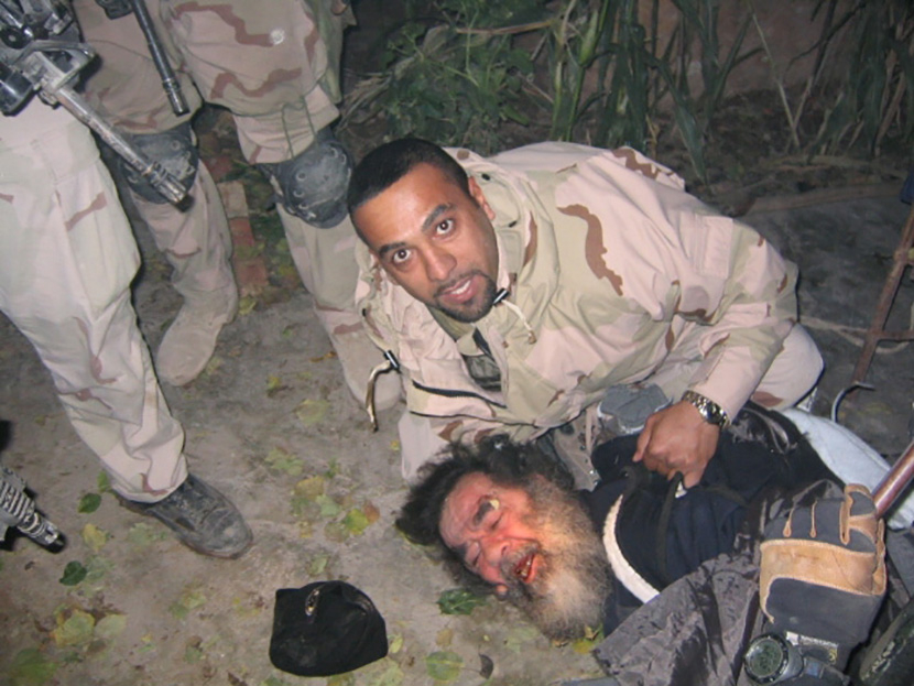 Палач на Саддам Хюсеин разказа: Беше спокоен, не показа и грам страх! (ВИДЕО/СНИМКИ 18+)