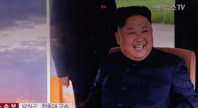 "Ню Йорк таймс": Ким Чен-ун се опитва да раздели САЩ и Южна Корея 