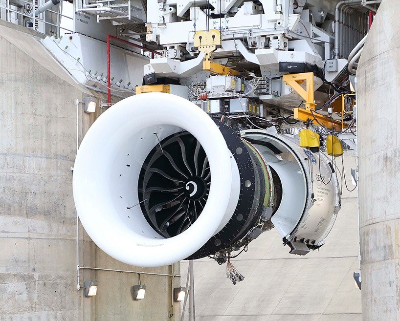 В САЩ напредват изпитанията на най-големия в света авиационен двигател (СНИМКИ)