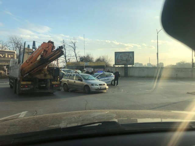 Тежка катастрофа в Пловдив, има ранена жена (СНИМКИ)