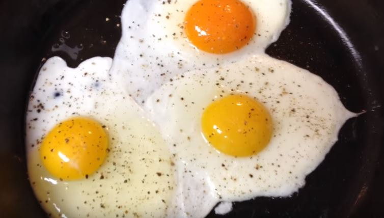 Можете ли да направите разликата между тези яйца, тя е много важна? (СНИМКИ/ВИДЕО)