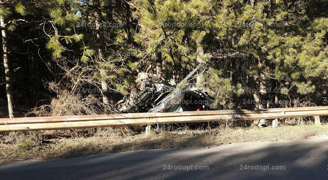 Зверска катастрофа с двама младежи край Широко поле, колата им е смачкана до неузнаваемост