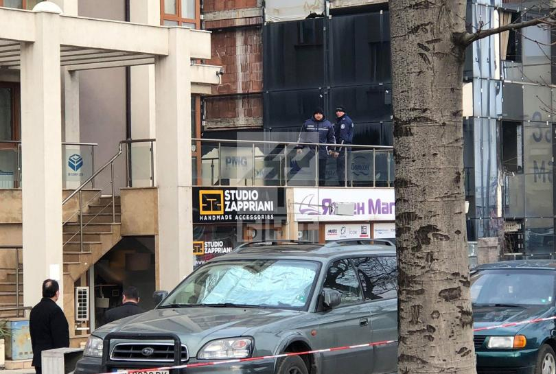 Нови подробности за бруталния разстрел на бизнесмена Петър Христов, причакан от килър край столичен мол