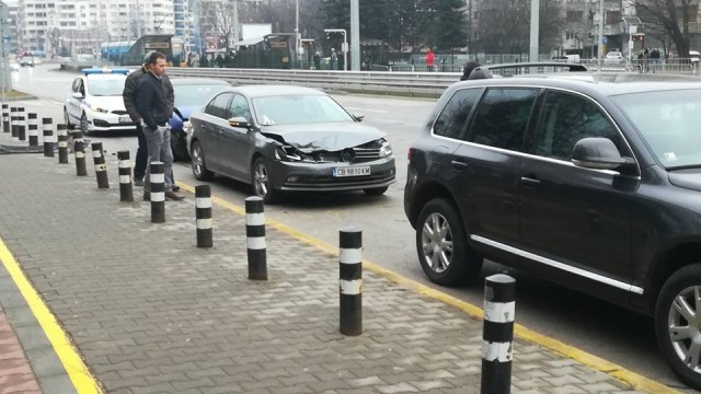 Верижно меле на столичния бул. „България“ (СНИМКА)