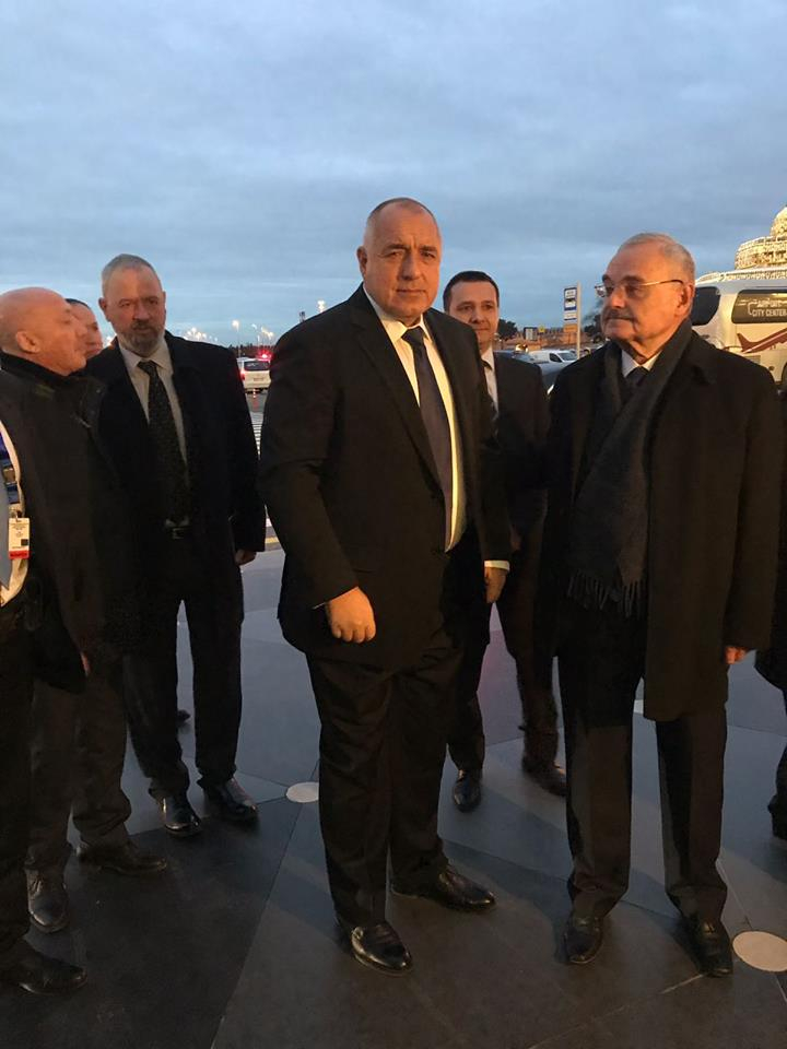 Борисов откри на зазоряване авиолиния Баку - София със смайващо ниски цени на билетите (СНИМКИ)