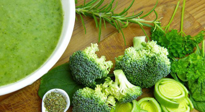 Учени създадоха суперполезен зелен йогурт, който помага при рак на дебелото черво