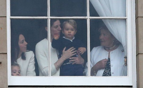Жената, която прекарва повече време с принц Джордж и принцеса Шарлот, отколкото родителите им (СНИМКИ)