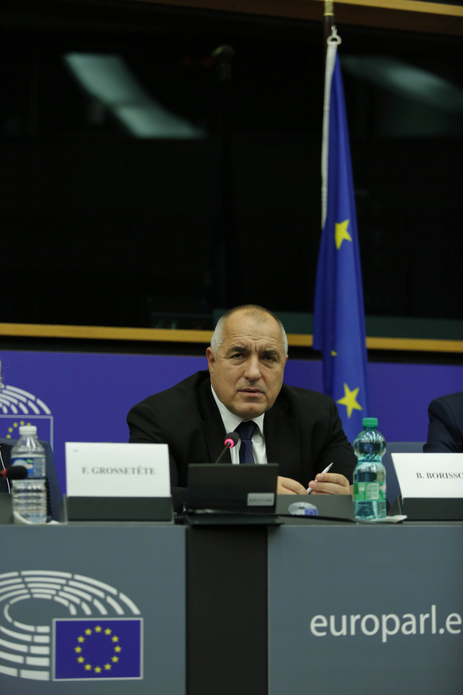 Уникални СНИМКИ от силната реч на Борисов в Страсбург