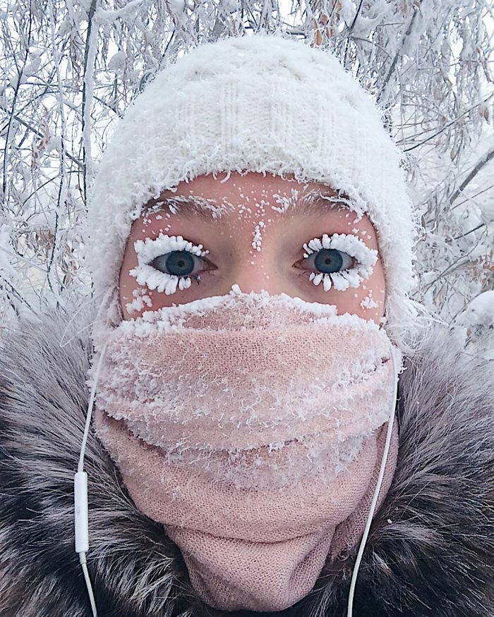 Ето как живеят хората в най-студеното село в света, където мразовете счупиха термометъра (СНИМКИ/ВИДЕО)
