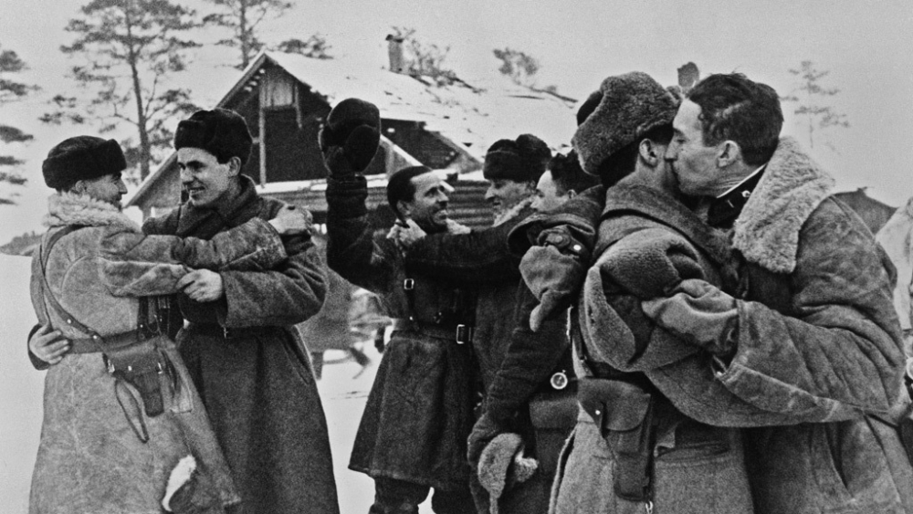 Паметна дата: 75 години от разкъсването на хитлеристката блокада на Ленинград (СНИМКИ/ИФОГРАФИКА)