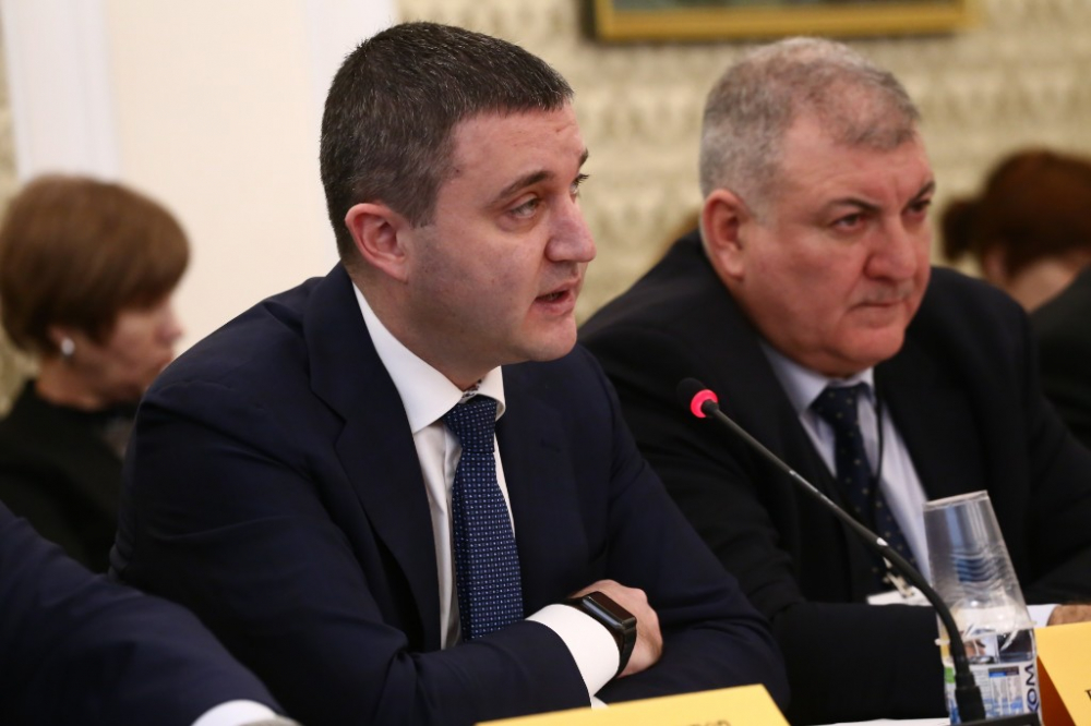 Горанов отсече: Дамгосването на Агенцията по вписвания, заради проблема с Търговския регистър, е неудачно 